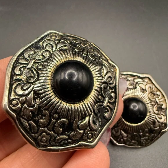 Vintage Clip On Earrings Silver Tone w/Black Center Textured Border - Picture 1 of 4